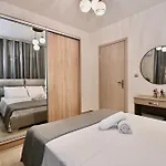 Harmony Garden House 이알리소스