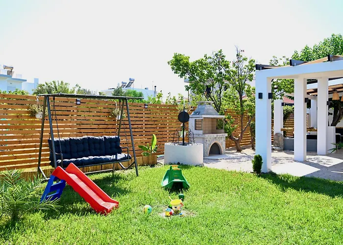 בית נופש Harmony Garden House יאליסוס